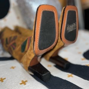 Suede DOLCE & GABBANA tall boots, Size 36. Brand-new, never worn.